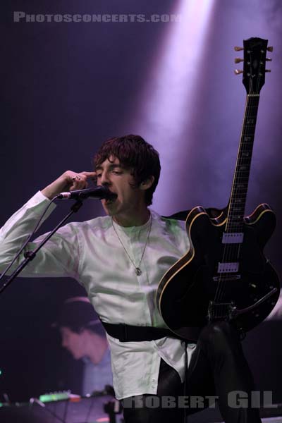 MILES KANE - 2011-11-05 - PARIS - La Cigale - 